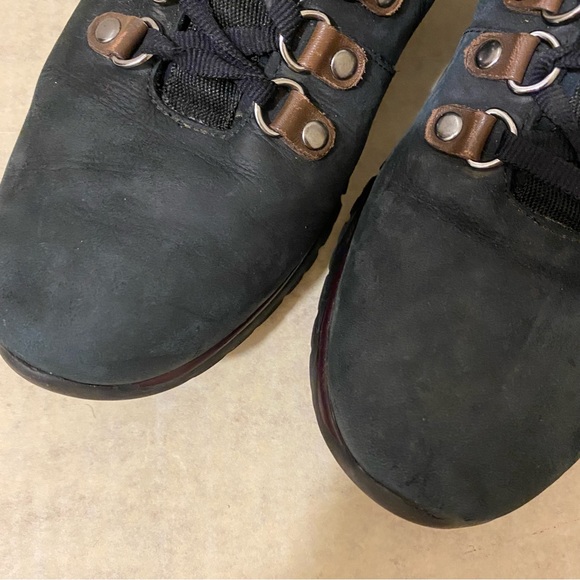 Cole Haan Women's Zerogrand Waterproof Hiking‎ Boots Ankle Nubuck Size 6 Black - Picture 5 of 14